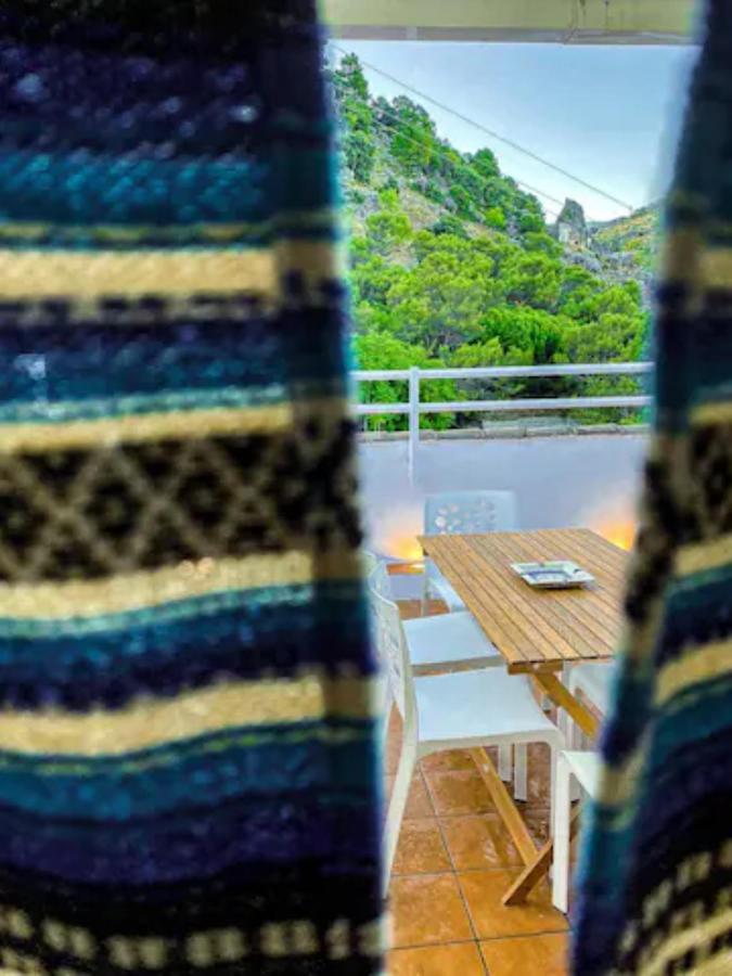 Willa Grazalema - Casita La Calma - Incredible Views, Clima Frio-Calor, Wifi & Private Parking Optional Zewnętrze zdjęcie