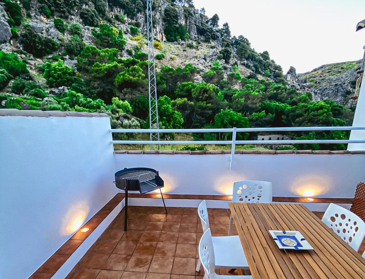 Willa Grazalema - Casita La Calma - Incredible Views, Clima Frio-Calor, Wifi & Private Parking Optional Zewnętrze zdjęcie
